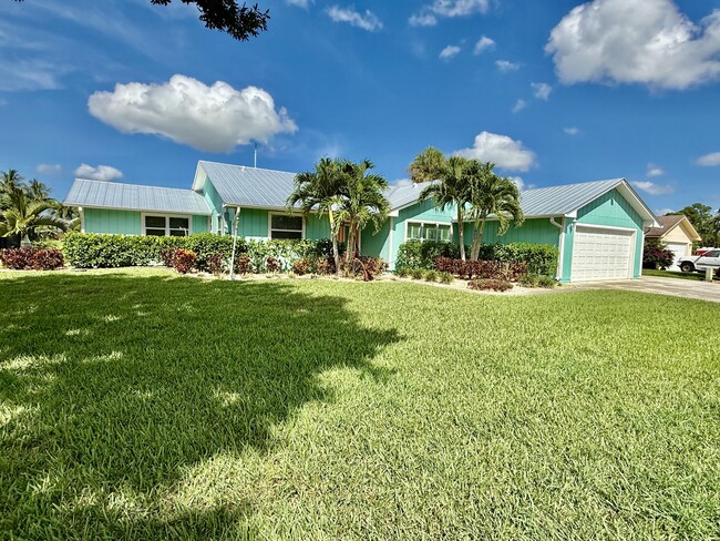 1260 SW 25th Ln in Palm City, FL - Building Photo - Building Photo