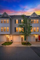 23185 Blackthorn Square in Sterling, VA - Building Photo