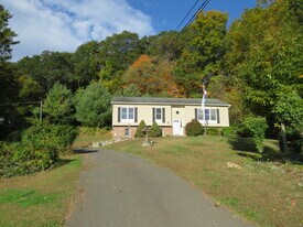 15 Hayestown Heights in Danbury, CT - Building Photo