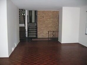 2585 Longmeadow Dr in Northbrook, IL - Building Photo - Building Photo