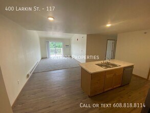 400 Larkin St in Tomah, WI - Building Photo - Building Photo