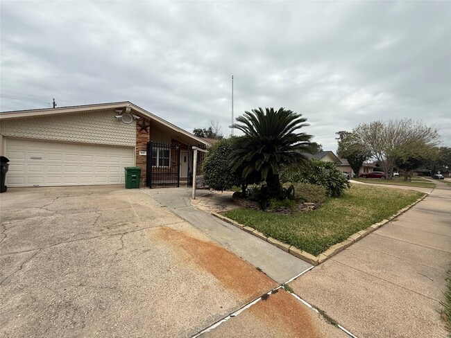 822 Hidden Valley Dr