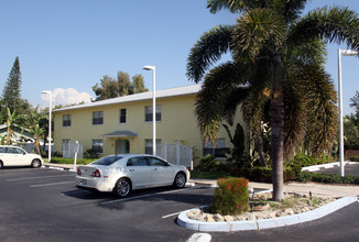 Bradenton Palm in Bradenton, FL - Building Photo - Building Photo