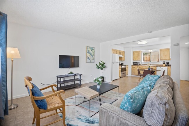 4225 Parkwood Ct, Unit 3