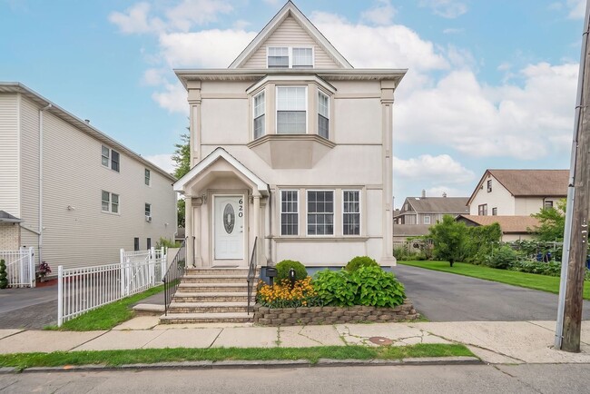 property at 620 McGillvray Pl