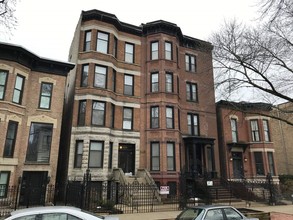 449-451 W Belden Ave in Chicago, IL - Building Photo - Building Photo