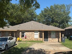1007-1009 Tierney Rd in Fort Worth, TX - Building Photo