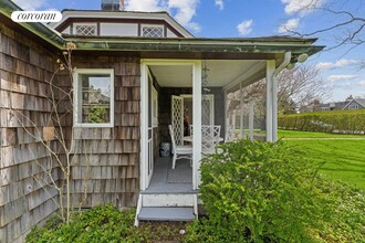 21 Ochre Ln in Southampton, NY - Building Photo - Building Photo