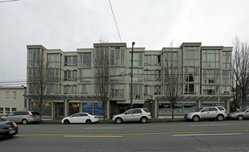 Fraserview Court in Vancouver, BC - Building Photo - Building Photo