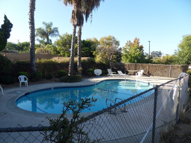 157 Vera Cir in Vista, CA - Building Photo - Building Photo