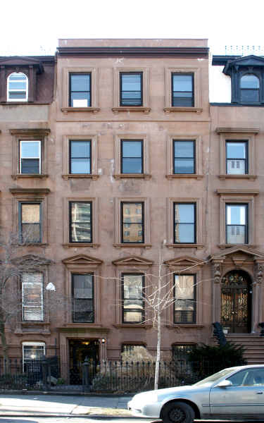 310 Washington Ave in Brooklyn, NY - Foto de edificio