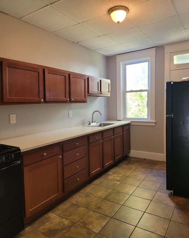 2407 Maple Ave in Pittsburgh, PA - Building Photo - Building Photo