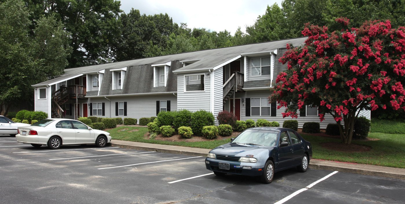 Sherwood Forest Apartments in Reidsville, NC - Building Photo