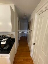 658 Massachusetts Ave, Unit 5 in Boston, MA - Foto de edificio - Building Photo