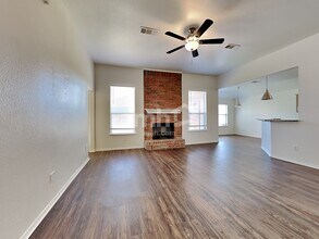 824 Wilderness Pass in Cedar Hill, TX - Building Photo - Building Photo