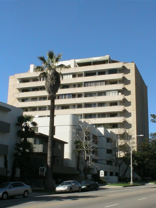 Glen Towers in Los Angeles, CA - Building Photo