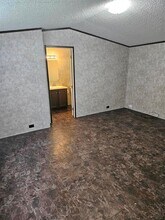 675-5604 Corner in Cleveland, TX - Building Photo - Building Photo
