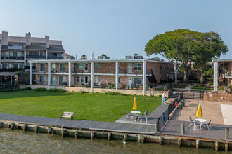 Natchez Landing in Seabrook, TX - Building Photo - Building Photo