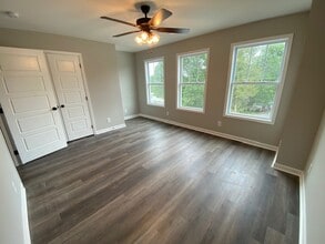 225 Newtown Rd in Watertown, TN - Foto de edificio - Building Photo