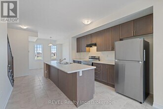 39 Lilac Ln in Thorold, ON - Building Photo - Building Photo