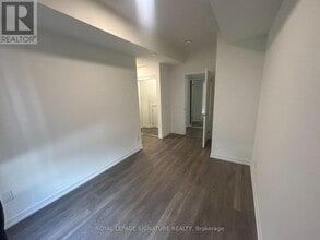 115 Canon Jackson Dr in Toronto, ON - Building Photo - Building Photo