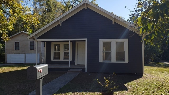 502 E Abbey St in Livingston, TX - Building Photo