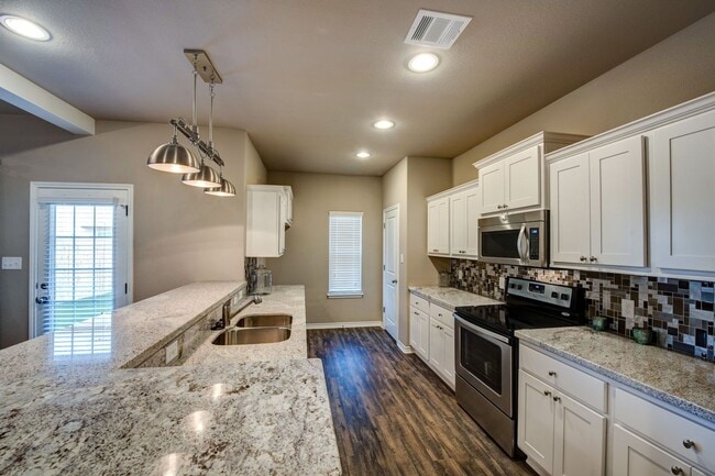 411 Kate in College Station, TX - Building Photo - Building Photo