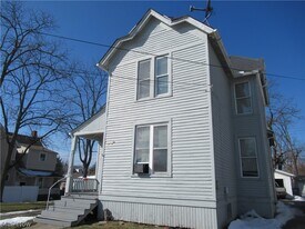 67 Woodrow Ave in Bedford, OH - Building Photo