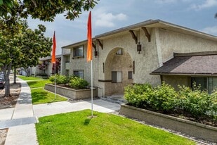 Rancho Del Monte in Anaheim, CA - Building Photo