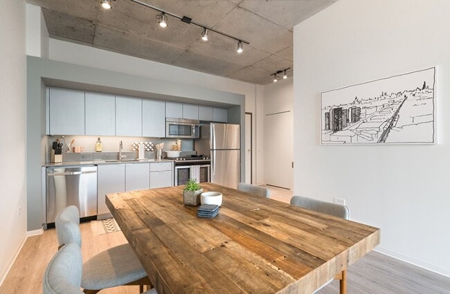 2730 W Belden Ave in Chicago, IL - Building Photo - Building Photo