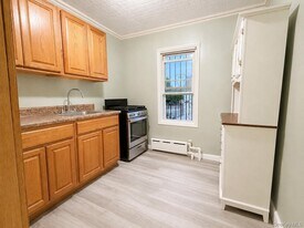 95-13 107th St in Queens, NY - Building Photo