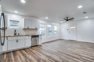 3814 Waldron Ave in Dallas, TX - Building Photo - Building Photo