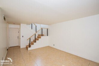 4338 Caliente St in Las Vegas, NV - Building Photo - Building Photo