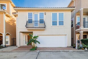 7155 Windwater Lagoon Dr in Houston, TX - Building Photo