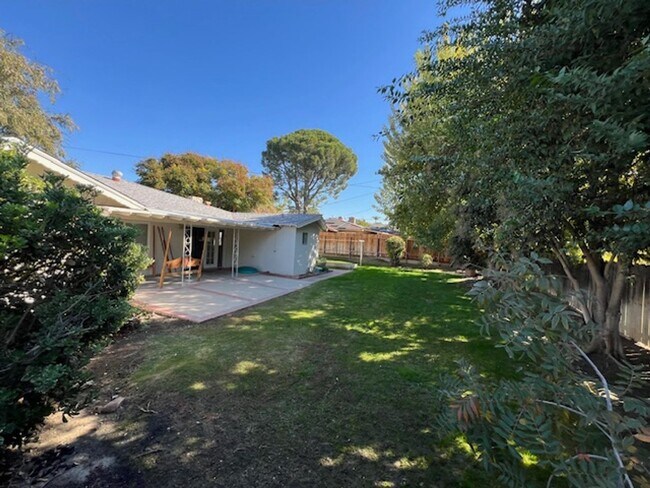 3119 Christmas Tree Ln in Bakersfield, CA - Building Photo - Building Photo