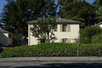 Laurel Oaks Apartments in Menlo Park, CA - Foto de edificio - Building Photo