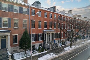 908-910 Spruce St in Philadelphia, PA - Building Photo