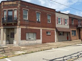 700 Brinton Ave, Unit B in Pitcairn, PA - Building Photo