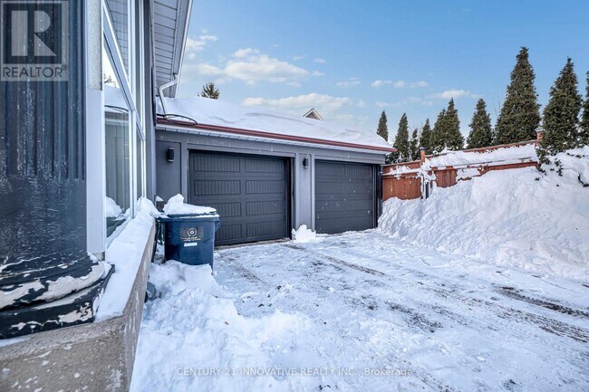 48 Brenda Crescent in Toronto, ON - Building Photo - Building Photo