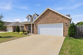 40 E Loveland Loop in Farmington, AR - Building Photo - Building Photo