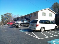 Naveed F Khan in Douglasville, GA - Foto de edificio - Building Photo