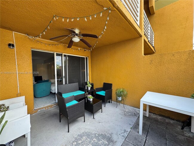 1 Fontainebleau Blvd in Miami, FL - Building Photo - Building Photo