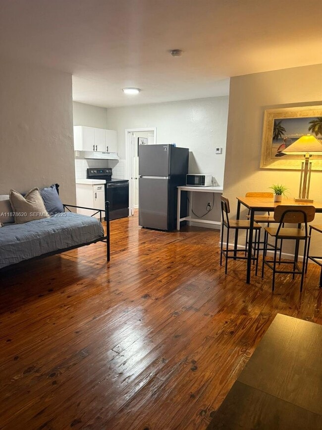 property at 1289 Marseille Dr