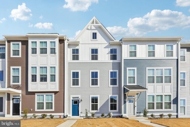 property at 8816 Selby Ct