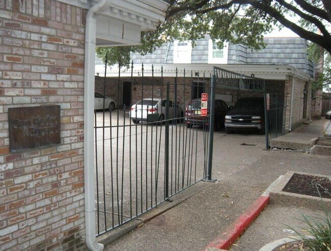 property at 2704 San Pedro St