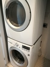 518 Whiting Way in Coquitlam, BC - Building Photo - Building Photo