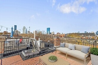 41 Worcester Sq, Unit 8 in Boston, MA - Foto de edificio - Building Photo