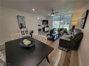 200 Forest Lakes Blvd in Naples, FL - Building Photo - Building Photo