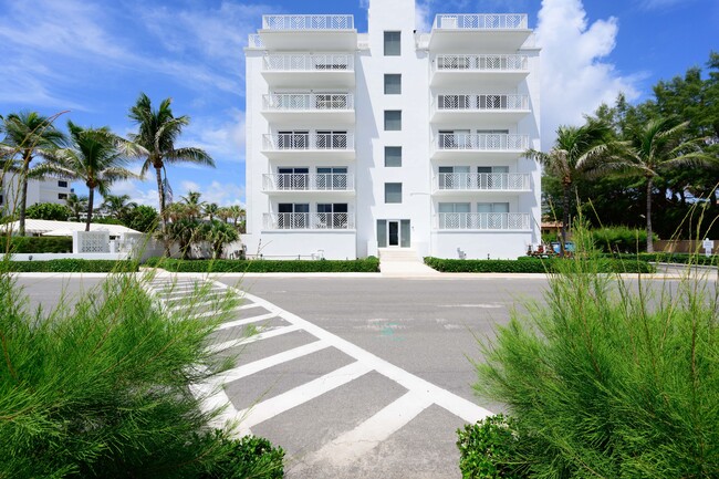 170 N Ocean Blvd in Palm Beach, FL - Building Photo - Building Photo