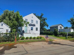 12 Rose St in Sag Harbor, NY - Building Photo - Building Photo